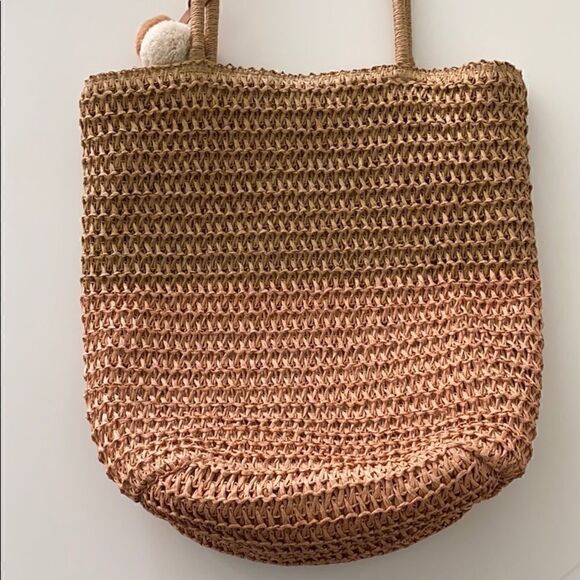 Old Navy Rattan 2-Tone Beach Bag With Tass… - Picture 5 of 8